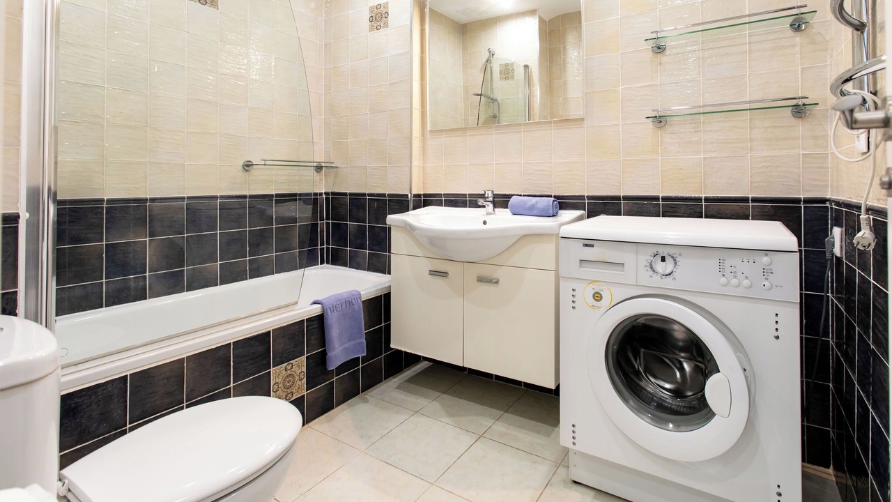 Photo of Bathroom in Nerja City Centre