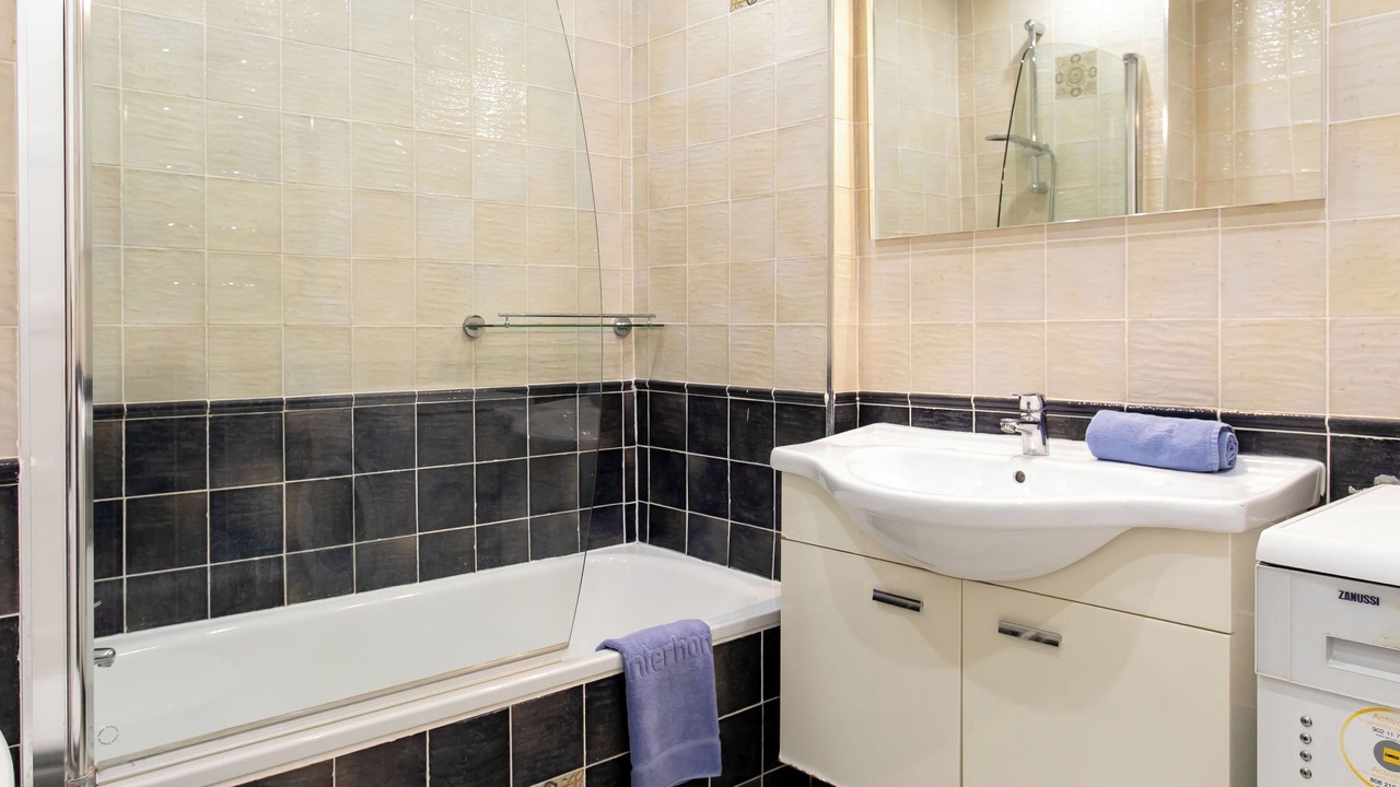 Photo of Bathroom in Nerja City Centre