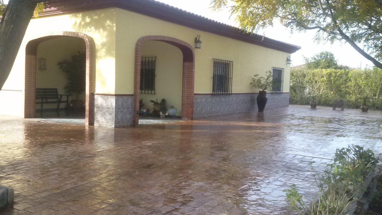 Photo of Outdoor in Lora Del Rio