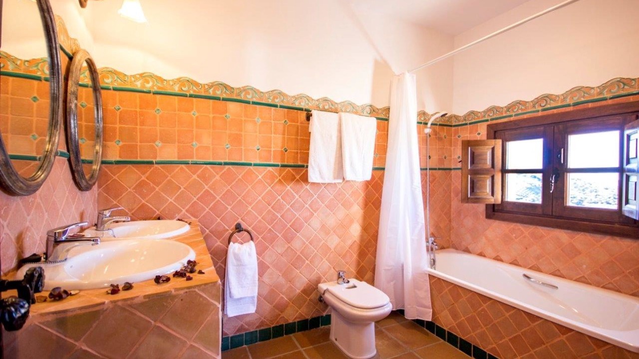 Photo of Bathroom in Alcaucin