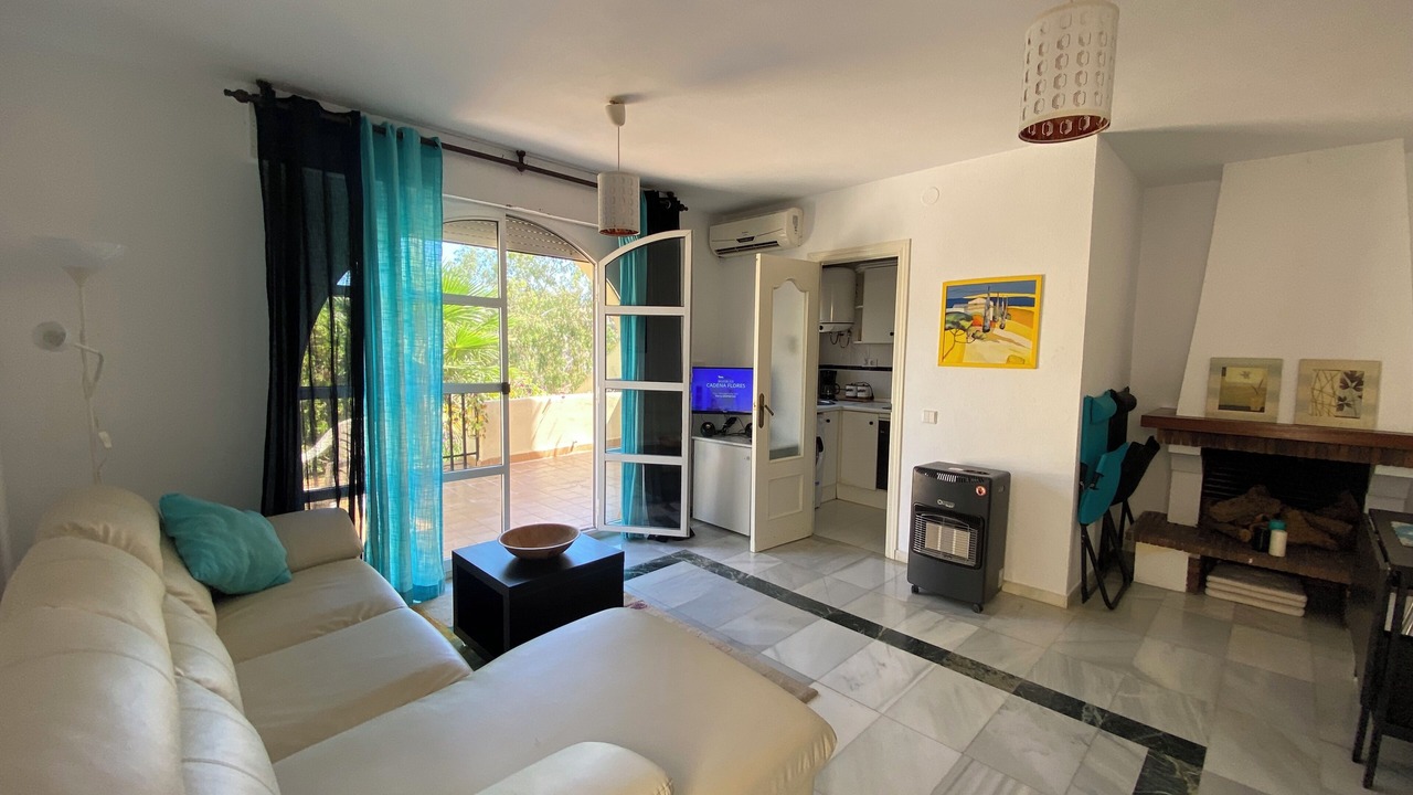 Photo of Livingroom in Vista de los Angeles-Rumina