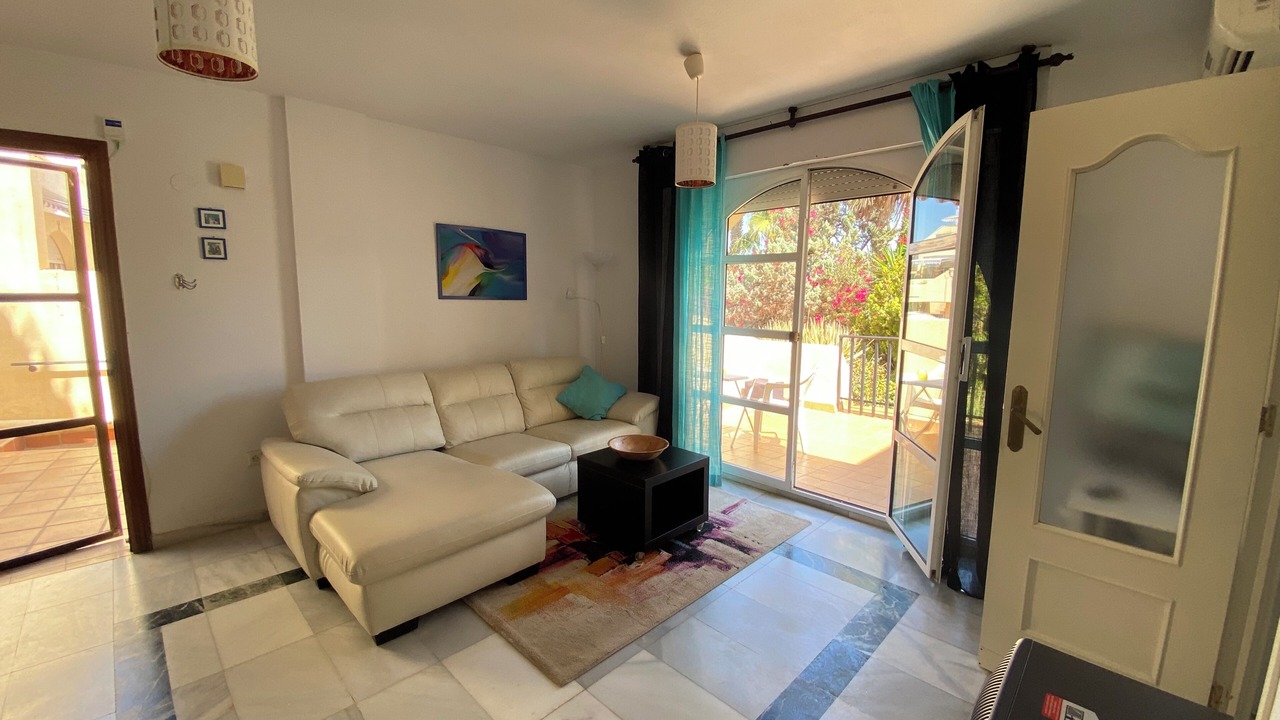 Photo of Livingroom in Vista de los Angeles-Rumina