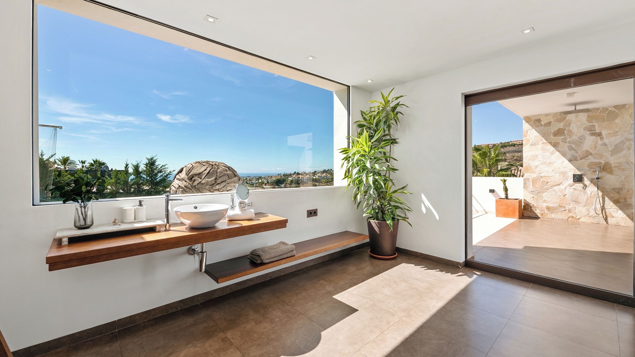 Photo of Bathroom in New Golden Mile