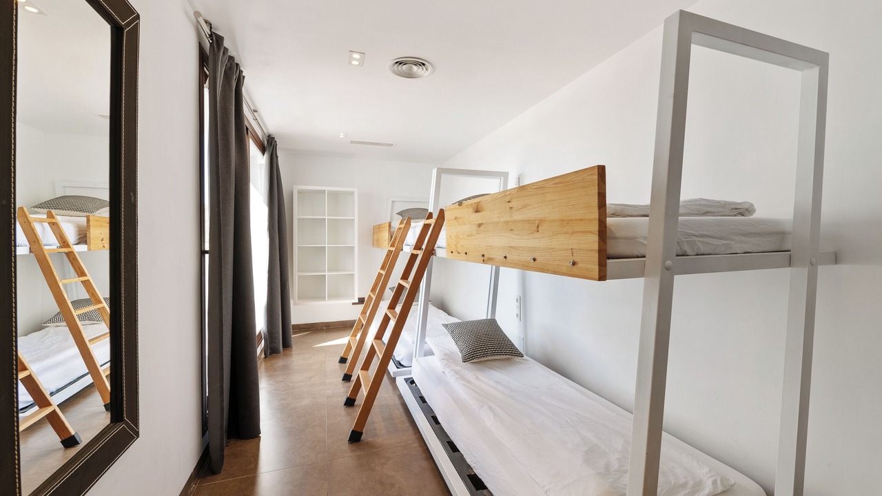 Photo of Bedroom in New Golden Mile