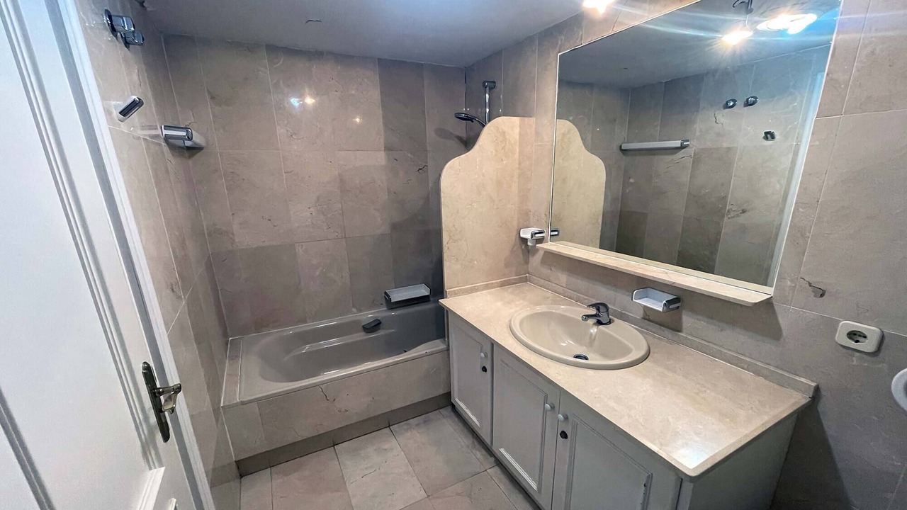 Photo of Bathroom in New Golden Mile