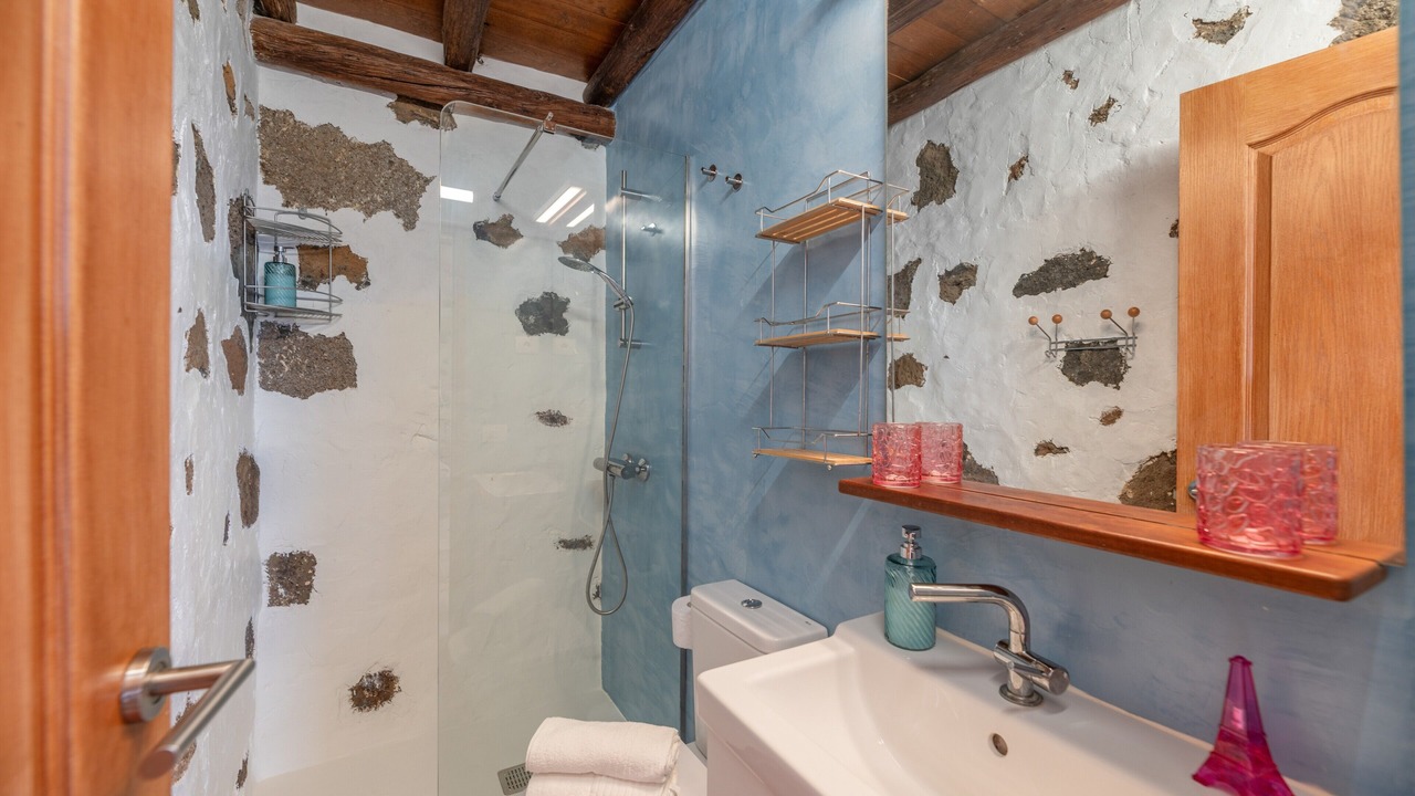 Photo of Bathroom in Tinajo