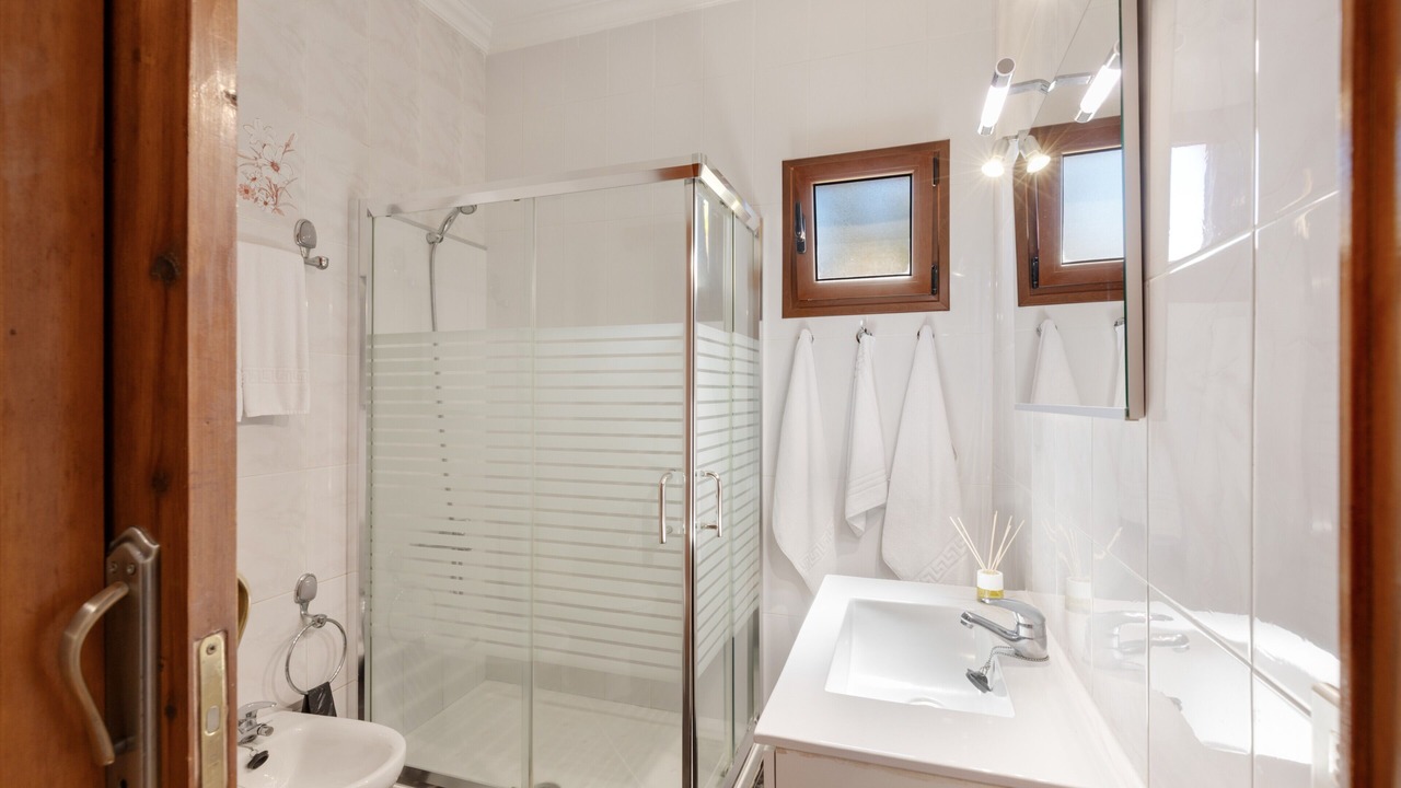 Photo of Bathroom in Moya