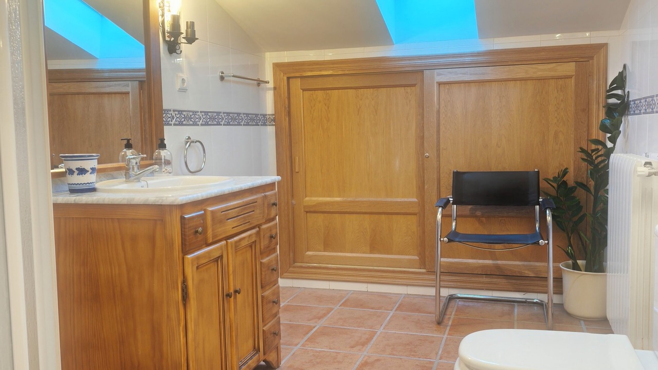 Photo of Bathroom in Madrigal de la Vera