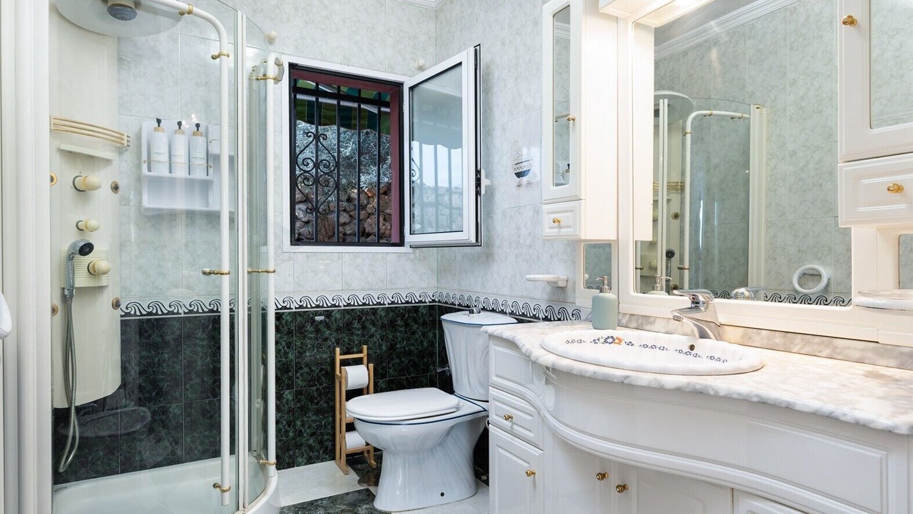 Photo of Bathroom in Torre de Benagalbon