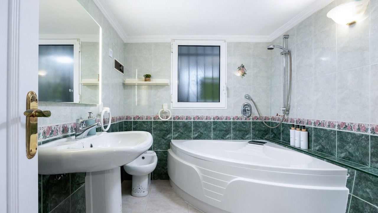 Photo of Bathroom in Torre de Benagalbon