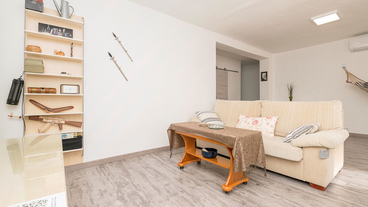 Photo of Livingroom in San Fernando