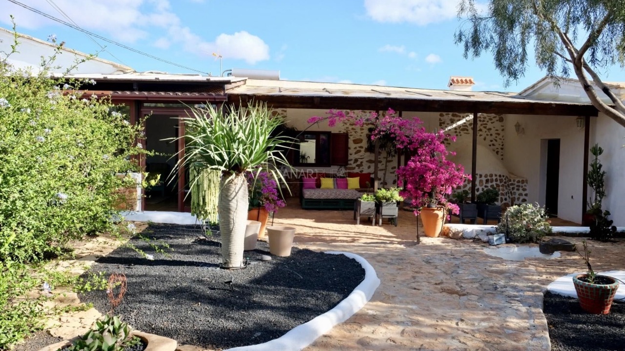 Photo of Outdoor in Triquivijate
