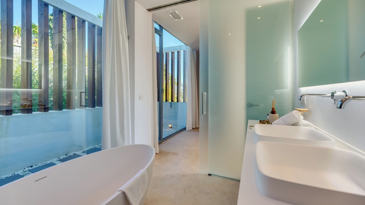 Photo of Bathroom in New Golden Mile