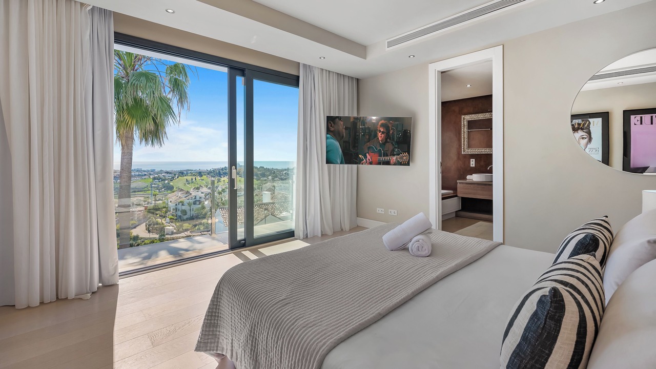 Photo of Bedroom in New Golden Mile