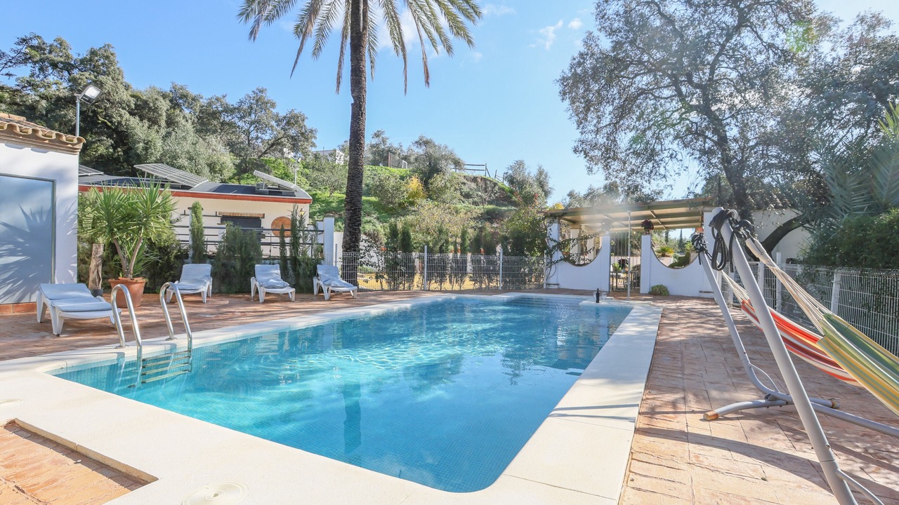 Photo of Outdoor in Lora Del Rio