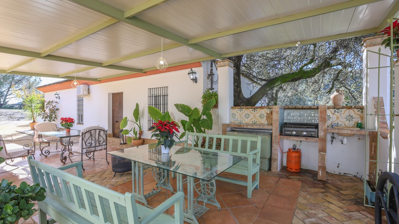 Photo of Outdoor in Lora Del Rio