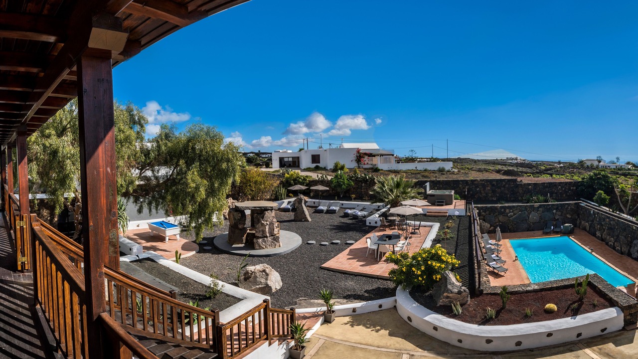 Photo of Patio Balcony in Macher