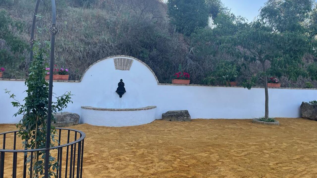 Photo of Outdoor in Lora Del Rio