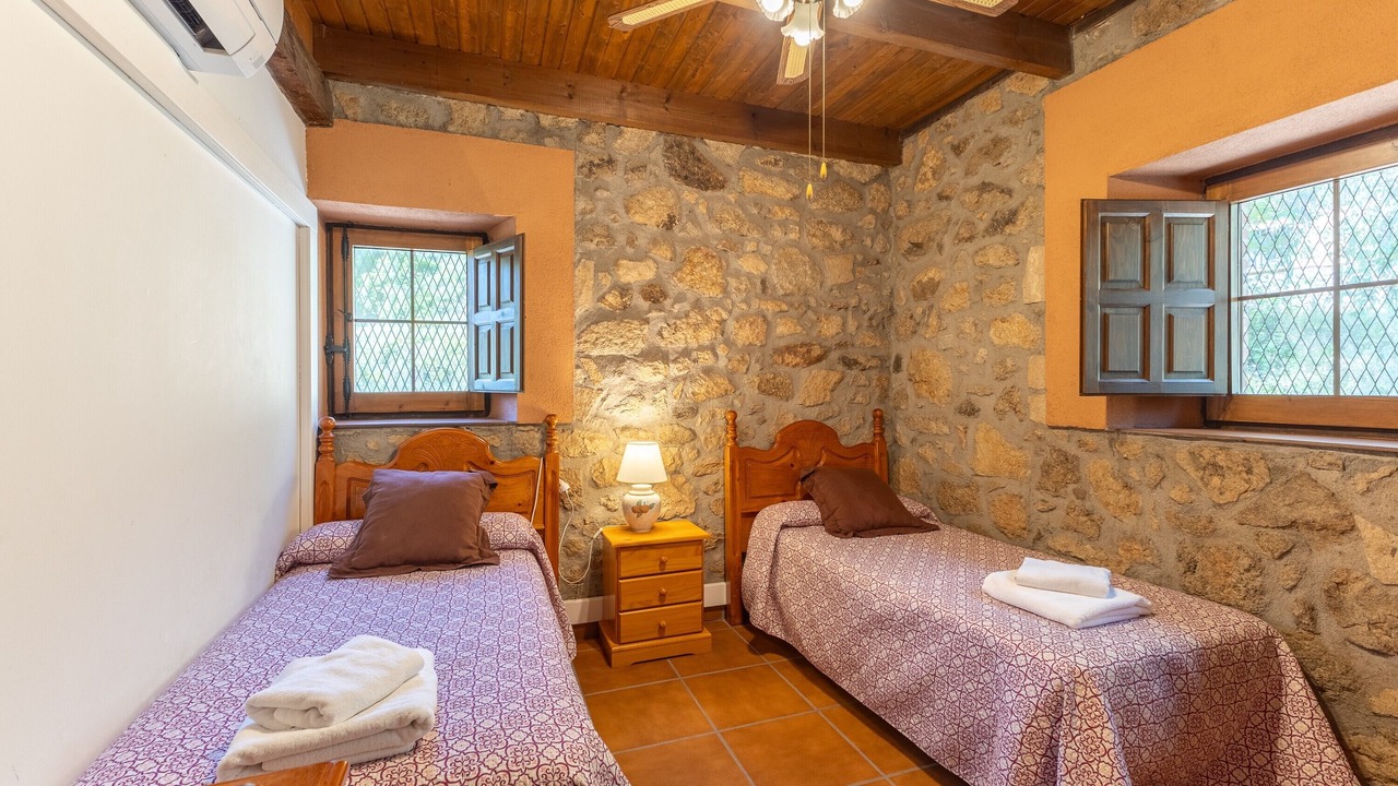 Photo of Bedroom in Candeleda