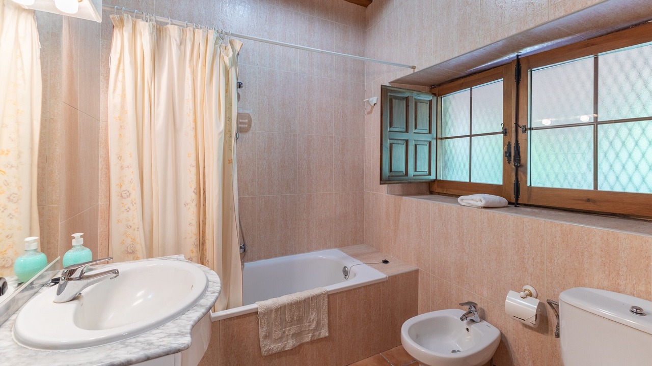 Photo of Bathroom in Candeleda