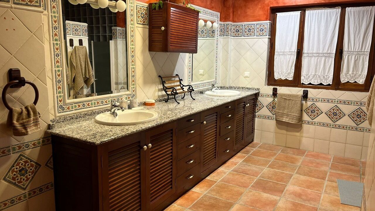 Photo of Bathroom in Benagalbon