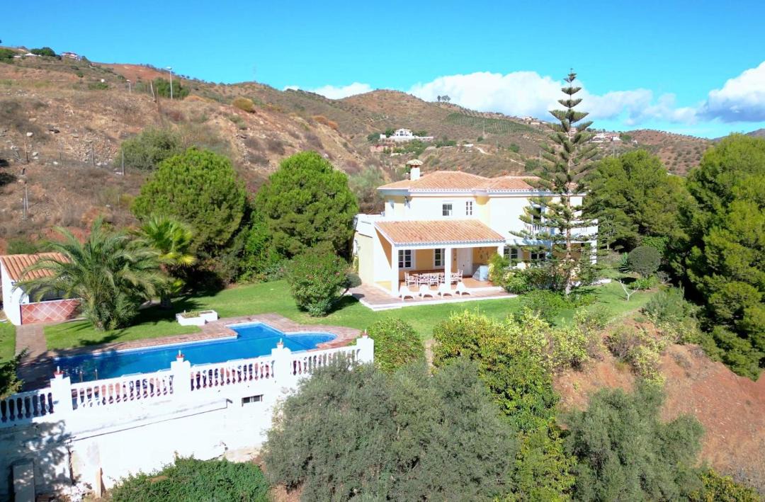 Photo of Outdoor in Benagalbon