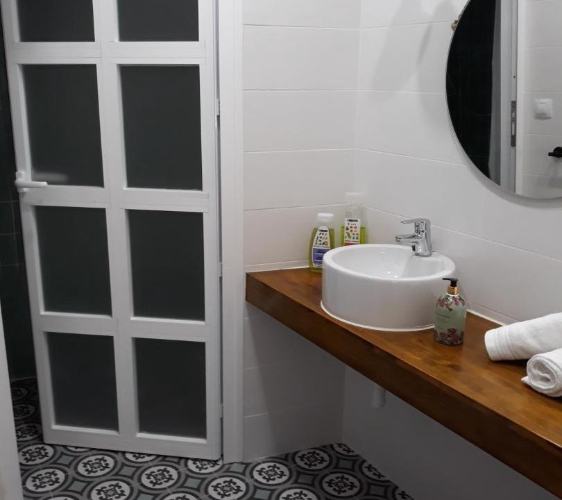 Photo of Bathroom in La Trinidad-San Juan y Todos los Santos