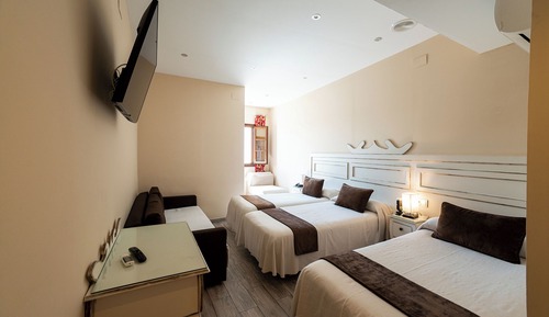 Triple Room