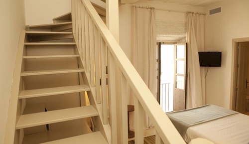 Deluxe Room, 1 Queen Bed, Terrace