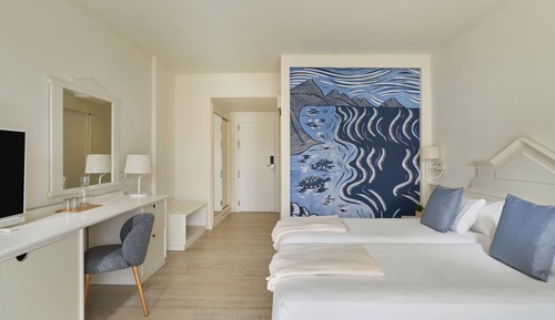 Twin Room, Connecting Rooms (2 Adults & 2 Children)