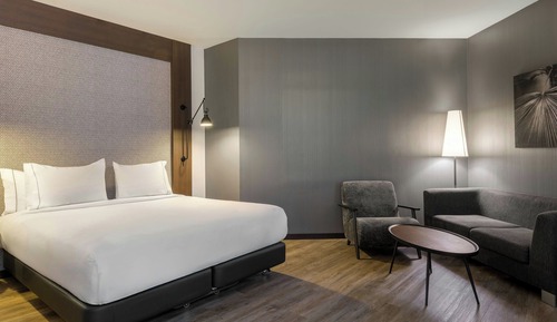 Standard Room, 1 Queen Bed