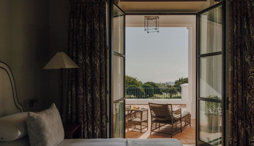 Executive Suite with Sea View and Spa Access