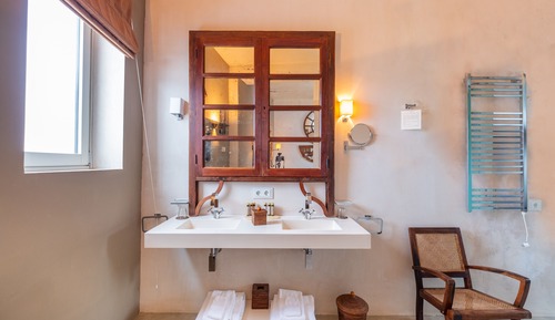 Deluxe Studio Suite