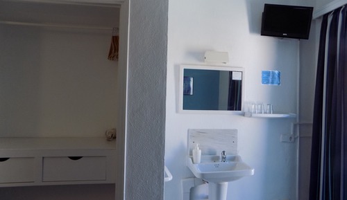 Basic Double Room, Shared Bathroom
