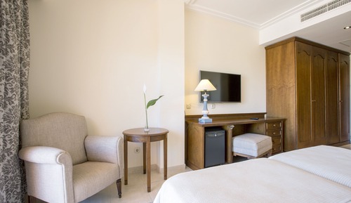 Double Room (2 Adults + 1 Child)