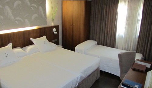 Double Room (with extra bed)