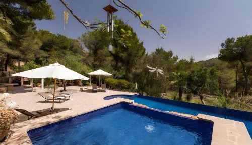 Villa with Garden View