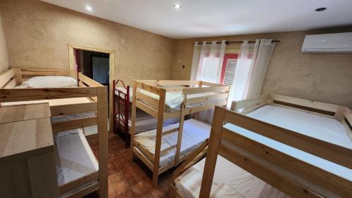 Family Room with Private Bathroom (8 beds)
