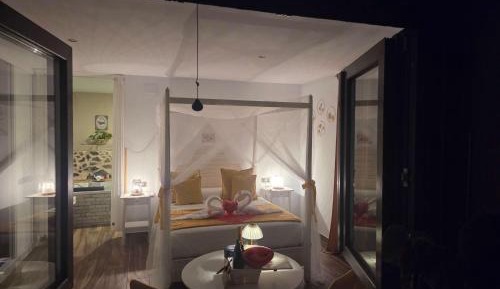 Queen Suite with Spa Bath