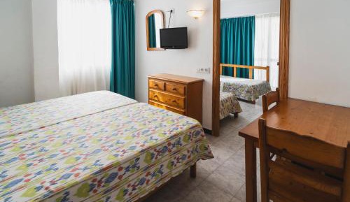 Large Premium Room with Terrace (2 Adults + 1 Child up to 14 years)