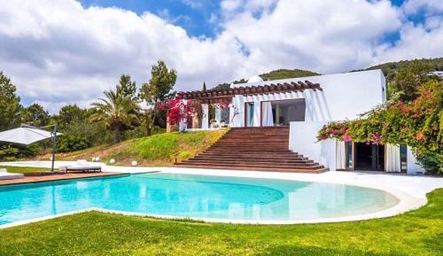 Six-Bedroom Villa 