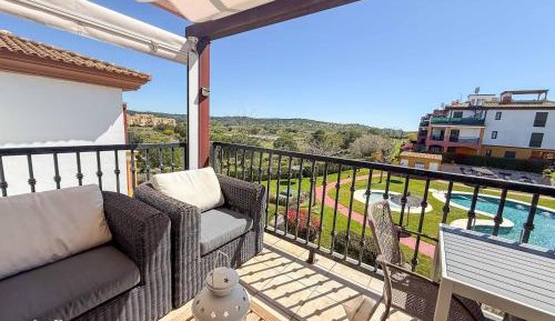 Apartment with Garden View