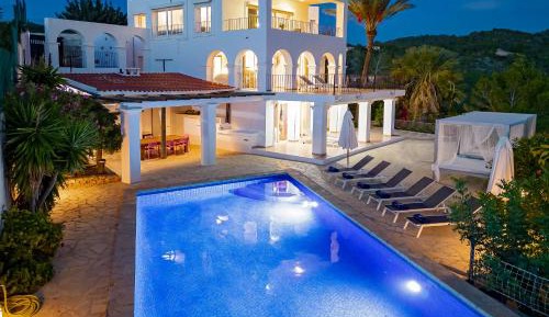 Eight-Bedroom Villa