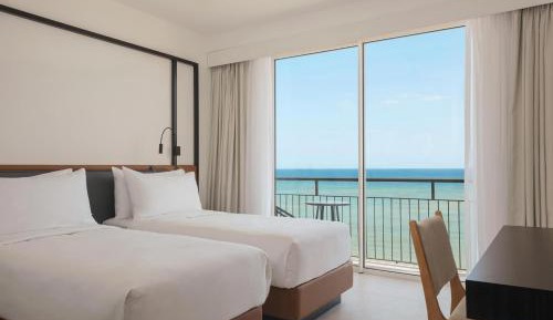 Deluxe Twin Room with Sea View