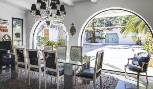 Six-Bedroom Villa 