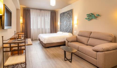 Studio Apartment