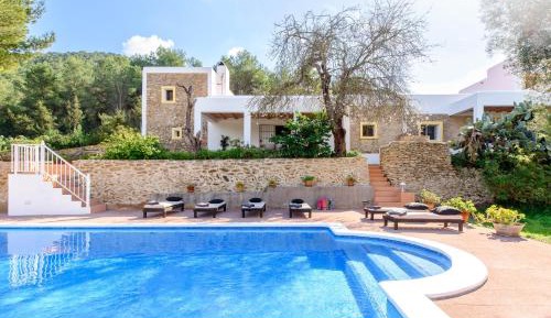Villa with Garden View