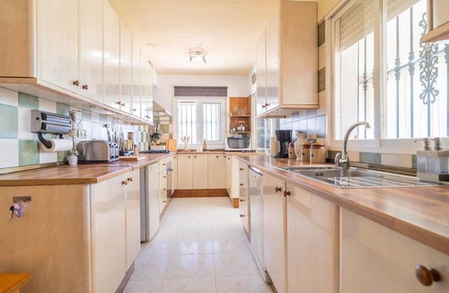 Velez-Malaga House | 4 bedroom accommodation in Iznate