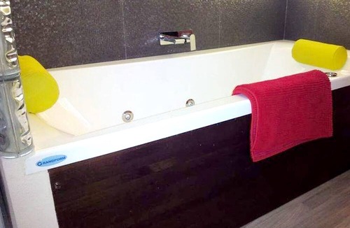 Ubrique Apartment | Homerez - Beautiful apartement for 2 ppl. with jacuzzi at Ubrique
