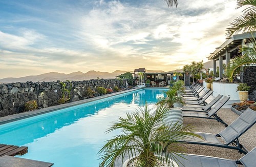 Macher Villa | Lanzarote Sunset - Twelve Bedroom Villa, Sleeps 25